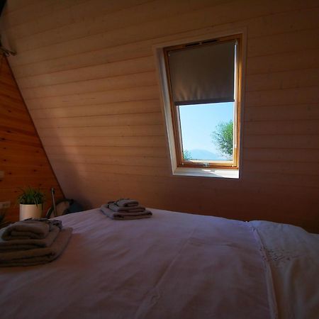 Linistea Muntilor Chalet โปรุมบาคู เด ซุซ ภายนอก รูปภาพ