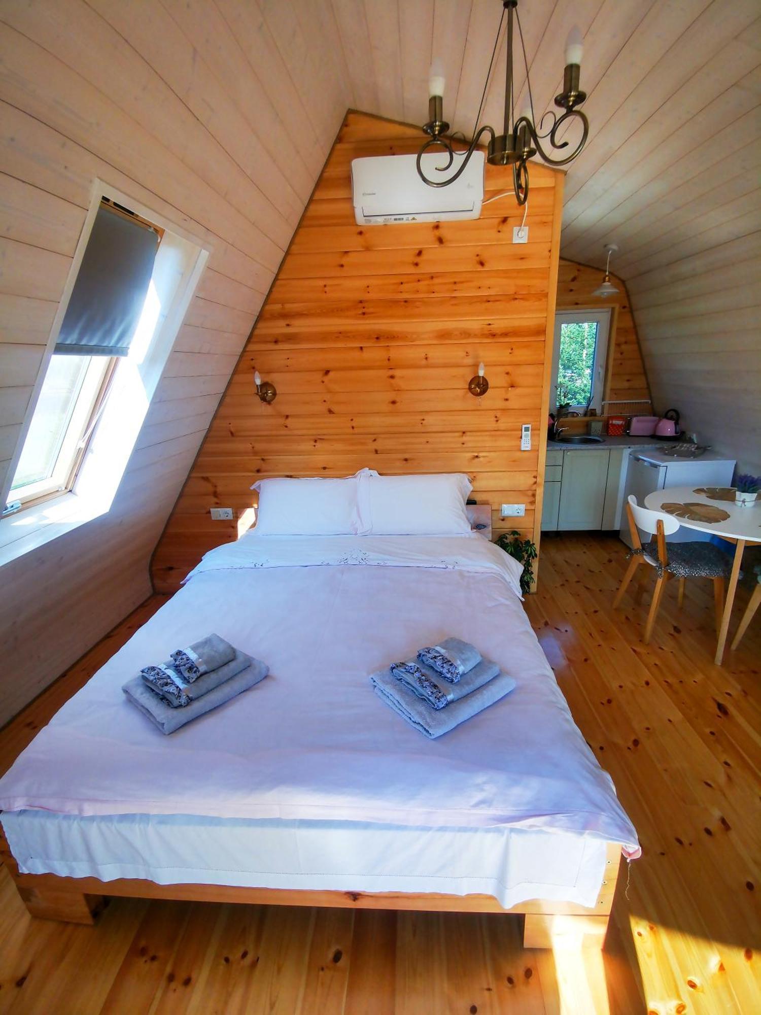 Linistea Muntilor Chalet โปรุมบาคู เด ซุซ ภายนอก รูปภาพ